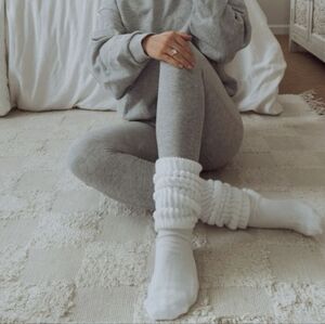 NWT 4 Pairs Scrunchy Socks in White